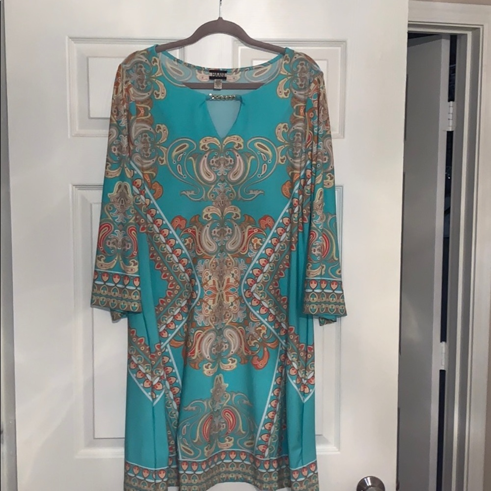 Beautiful Haani print dress w/ bell sleeves